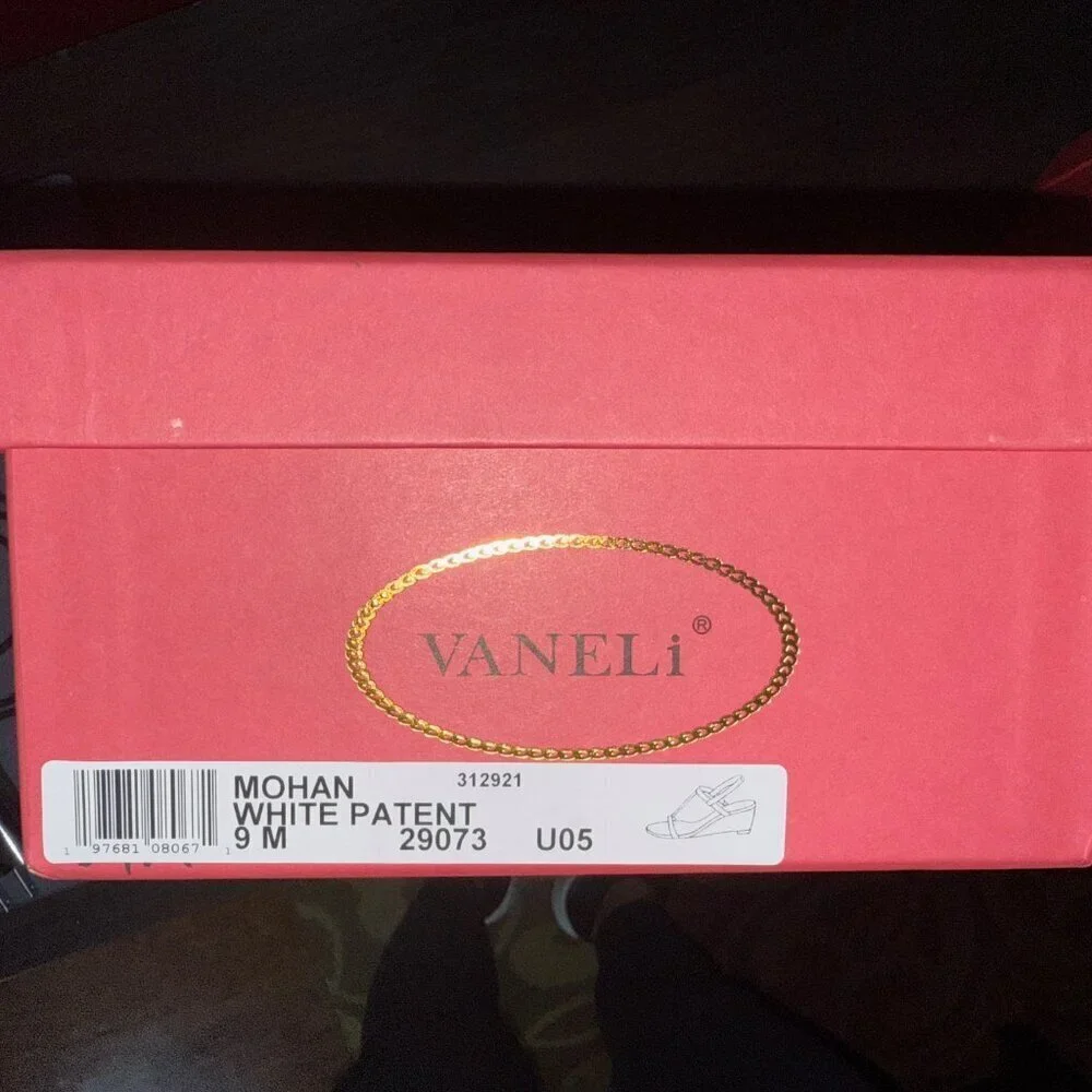 Vaneli Womens White Patent Leather Open Toe T Strap Wedge Sandals Sz 9 M New